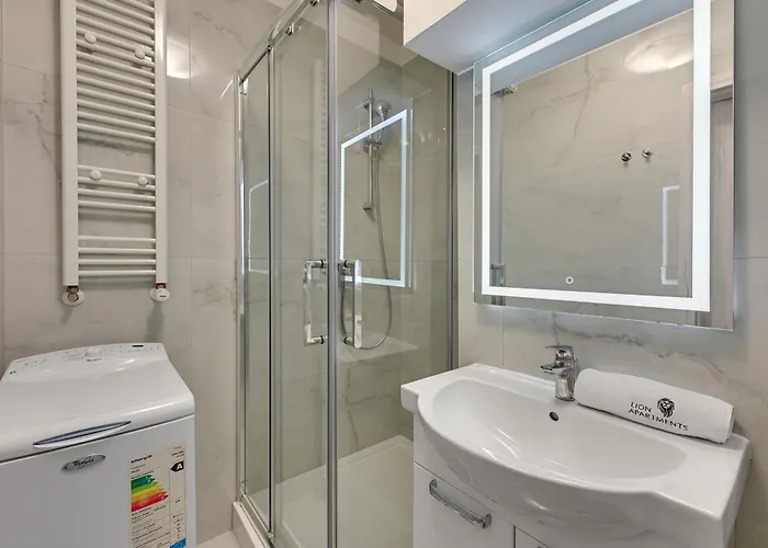 By Lion アパート *